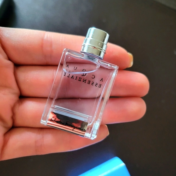 Acqua Essenziale Salvatore Ferragamo Eau De Toilette Spray - Picture 4 of 7